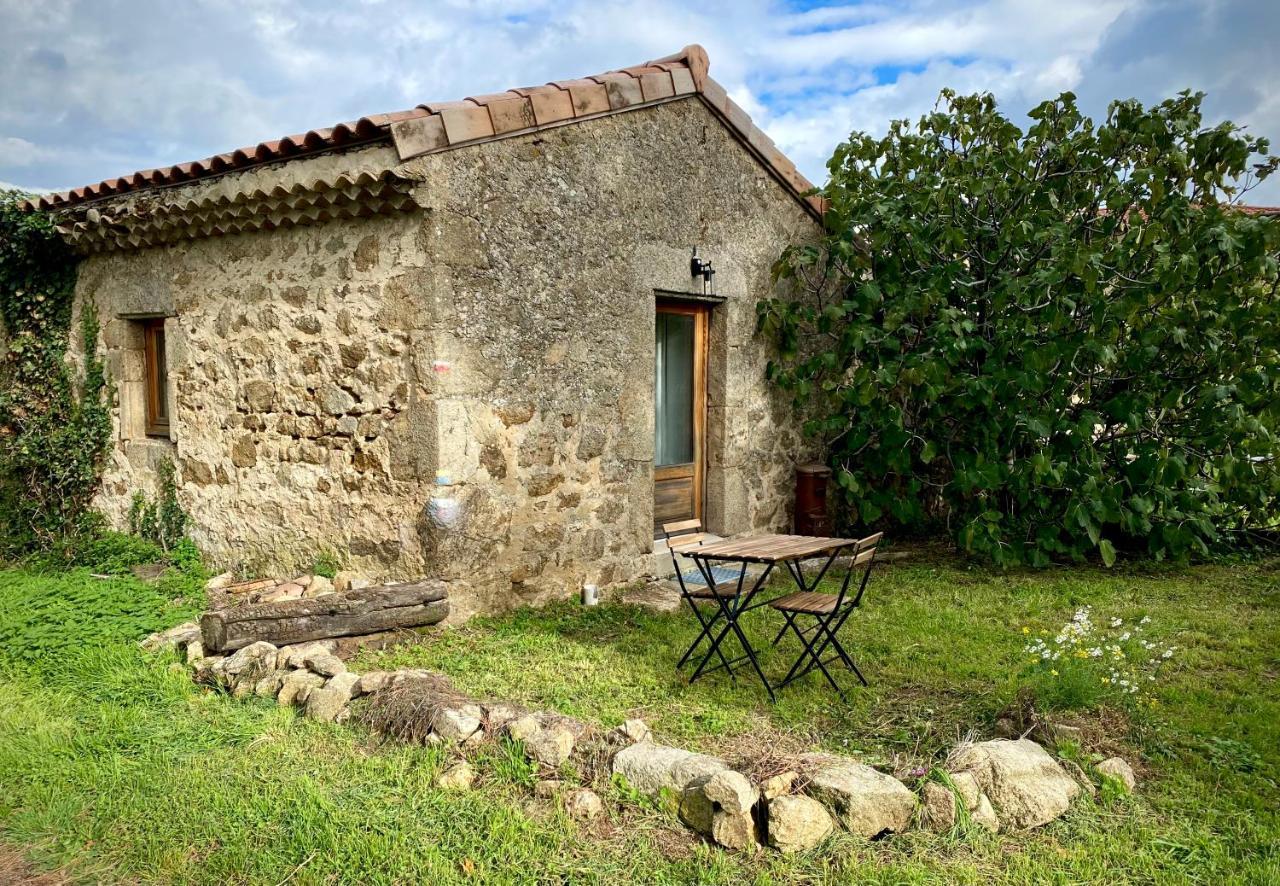Gite De Corsas Saint-Victor  Exteriör bild